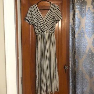 Striped jumpsuit🖤